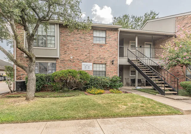 Photo 2 of Condo for sale at 2728 Copper Creek Dr #107, Arlington, TX 76006 | MLS# 21347165 | Listing updated on 2026-09-08