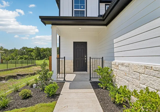 Photo 3 of Sale Pending at 312 Sun Harvest Dr, Royse City, TX 75189 | MLS# 21347310 | Listing updated on 2026-09-25