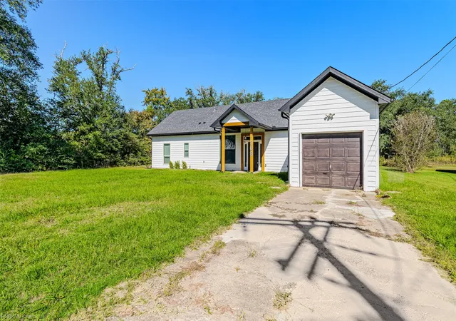 Photo 1 of Single family home for sale at 369 Pine Chase St, Van, TX 75790 | MLS# 21346352 | Listing updated on 2026-09-25