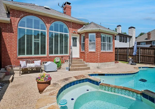 Photo 3 of Single family home for sale at 7710 Sweetgum Dr, Irving, TX 75063 | MLS# 21345942 | Listing updated on 2026-09-10