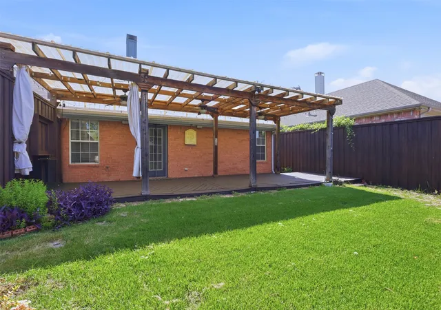 Photo 4 of Single family home for sale at 5205 Teddington Park Dr, Plano, TX 75023 | MLS# 21338261 | Listing updated on 2026-09-08