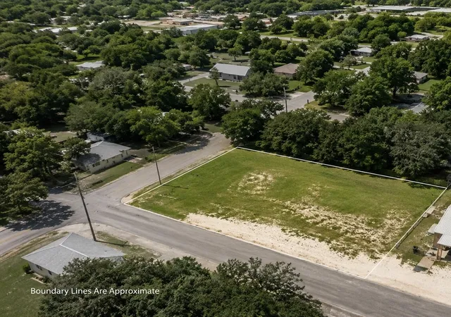 Photo 3 of Multi family home for sale at 811 W Oak, Stephenville, TX 76401 | MLS# 21347278 | Listing updated on 2026-08-01