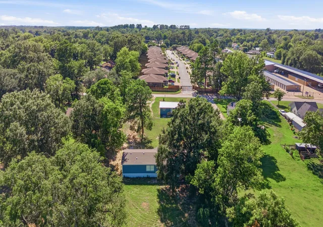 Photo 2 of Single family home for sale at 2621 Cotten Rd, Tyler, TX 75704 | MLS# 21317667 | Listing updated on 2026-08-01