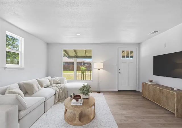 Photo 3 of Single family home for sale at 2621 Cotten Rd, Tyler, TX 75704 | MLS# 21317667 | Listing updated on 2026-08-01