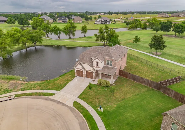 Photo 3 of Single family home for sale at 2304 Llano Dr, Royse City, TX 75189 | MLS# 21347366 | Listing updated on 2026-09-18