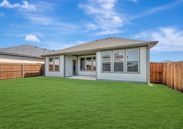 Photo 3 of Single family home for sale at 1721 Willow Patch Dr, Krum, TX 76249 | MLS# 21347374 | Listing updated on 2026-10-22