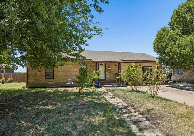 Photo 2 of Single family home for sale at 111 Dunn St, Red Oak, TX 75154 | MLS# 21347418 | Listing updated on 2026-09-12