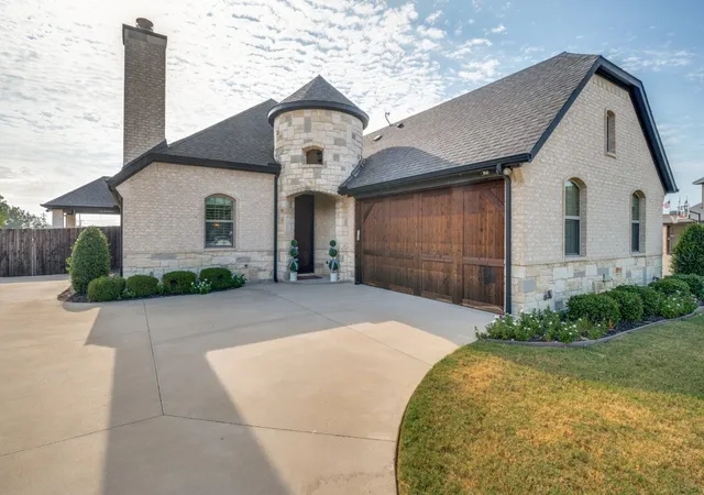 Photo 1 of Single family home for sale at 551 Chandler Ct, Pilot Point, TX 76258 | MLS# 21346612 | Listing updated on 2026-09-06