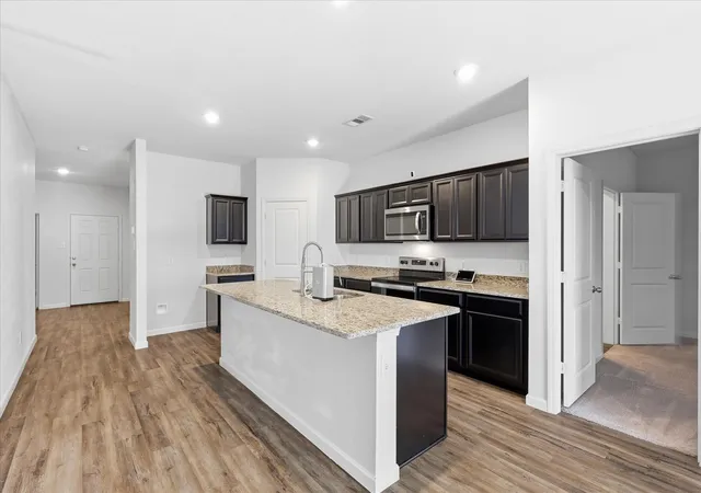 Photo 4 of Sale Pending at 5345 Hull Ct, Fort Worth, TX 76179 | MLS# 21344323 | Listing updated on 2026-09-14