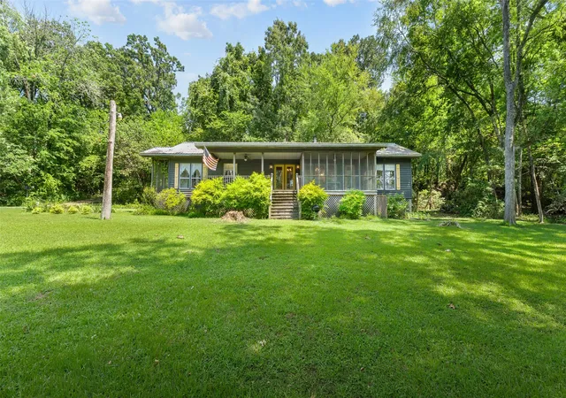Photo 3 of Single family home for sale at 10129 Hudson Rd, Mooringsport, LA 71060 | MLS# 21347391 | Listing updated on 2026-08-01