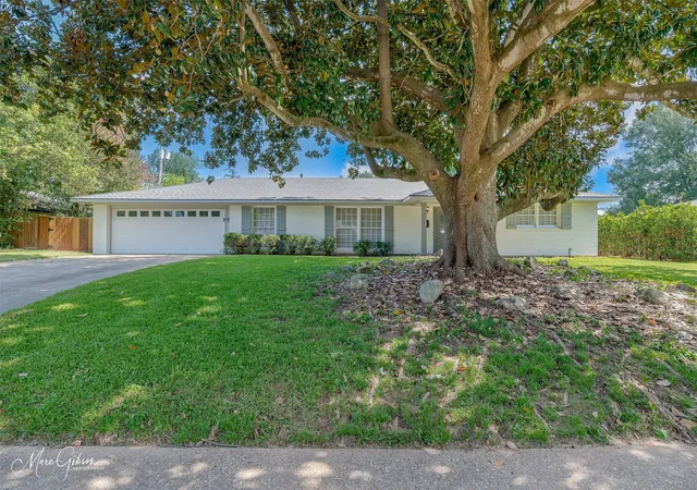 Photo 3 of Sale Pending at 242 Dogwood Rd, Shreveport, LA 71105 | MLS# 21345426 | Listing updated on 2026-09-08