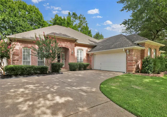 Photo 2 of Single family home for sale at 4119 Timberbrook Ct, Arlington, TX 76015 | MLS# 21347482 | Listing updated on 2026-08-01