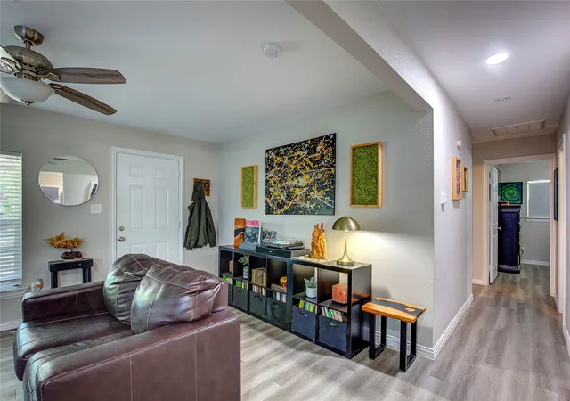 Photo 4 of Single family home for sale at 1101 Redoak Dr, Quinlan, TX 75474 | MLS# 21347342 | Listing updated on 2026-08-01