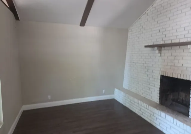 Photo 3 of Sale Pending at 1301 Pelican Cir, Azle, TX 76020 | MLS# 21347504 | Listing updated on 2026-09-27