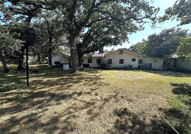 Photo 4 of Single family home for sale at 1809 12Th St, Brownwood, TX 76801 | MLS# 21336455 | Listing updated on 2026-08-01