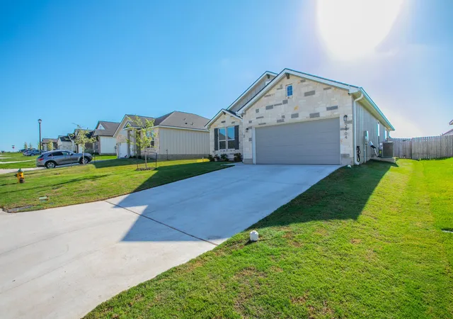 Photo 3 of Single family home for sale at 2904 Teasdale Rd, Lorena, TX 76655 | MLS# 21345058 | Listing updated on 2026-09-13