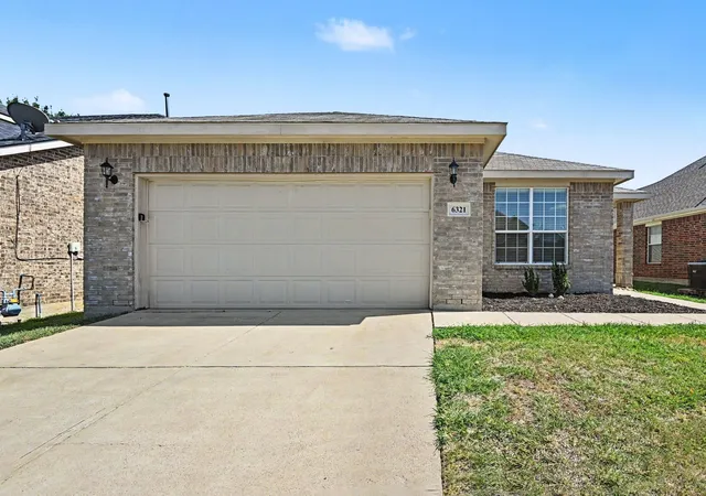 Photo 1 of Single family home for sale at 6321 Ferncreek Ln, Fort Worth, TX 76179 | MLS# 21345793 | Listing updated on 2026-09-28