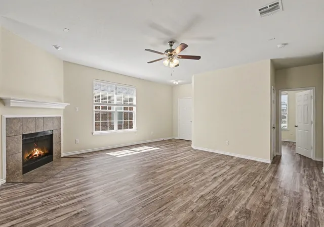 Photo 3 of Single family home for sale at 6321 Ferncreek Ln, Fort Worth, TX 76179 | MLS# 21345793 | Listing updated on 2026-09-28