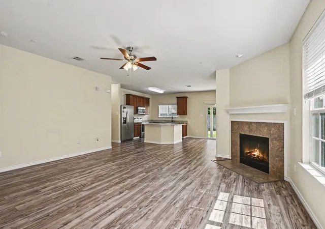 Photo 4 of Single family home for sale at 6321 Ferncreek Ln, Fort Worth, TX 76179 | MLS# 21345793 | Listing updated on 2026-09-28