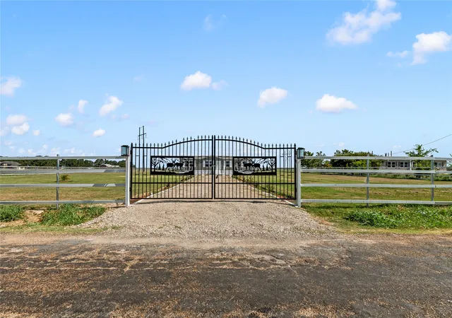 Photo 1 of Manufactured home for sale at 16609 Tarlton Road, Mabank, TX 75147 | MLS# 21347430 | Listing updated on 2026-08-01
