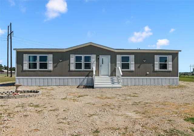 Photo 2 of Manufactured home for sale at 16609 Tarlton Road, Mabank, TX 75147 | MLS# 21347430 | Listing updated on 2026-08-01