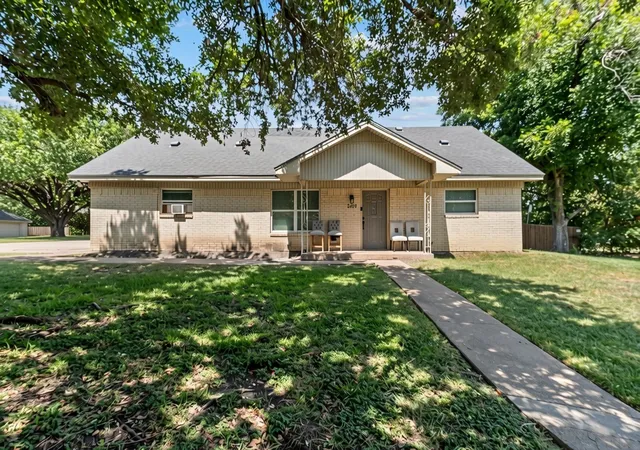 Photo 1 of Single family home for sale at 3409 Kenwood St, Waco, TX 76706 | MLS# 21347601 | Listing updated on 2026-08-01