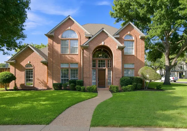 Single family home for sale at 94 Bremen Dr, Hurst, TX 76054 | MLS# 21347625