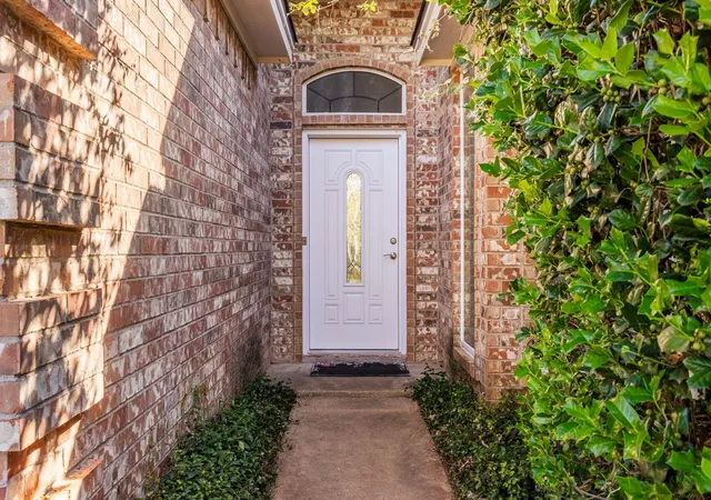 Photo 3 of Single family home for sale at 2609 Castle Rd, Burleson, TX 76028 | MLS# 21347635 | Listing updated on 2026-08-02