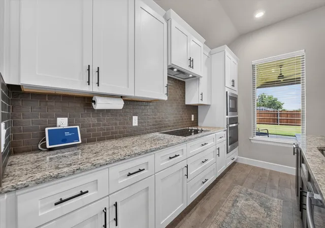Photo 4 of Sale Pending at 1720 River Bend Rd, Burleson, TX 76028 | MLS# 21343041 | Listing updated on 2026-09-16