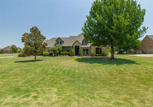 Photo 4 of Single family home for sale at 11082 Sarah Ln, Fort Worth, TX 76179 | MLS# 21347459 | Listing updated on 2026-09-11