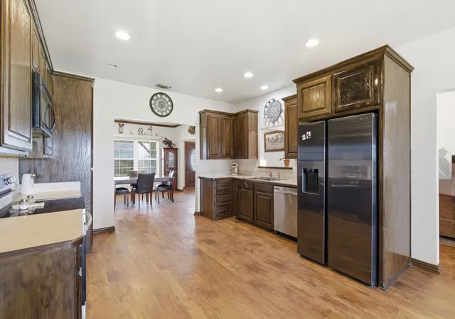 Photo 3 of House for sale at 301 Rhoades Ln, Springtown, TX 76082 | MLS# 21347648 | Listing updated on 2026-08-02