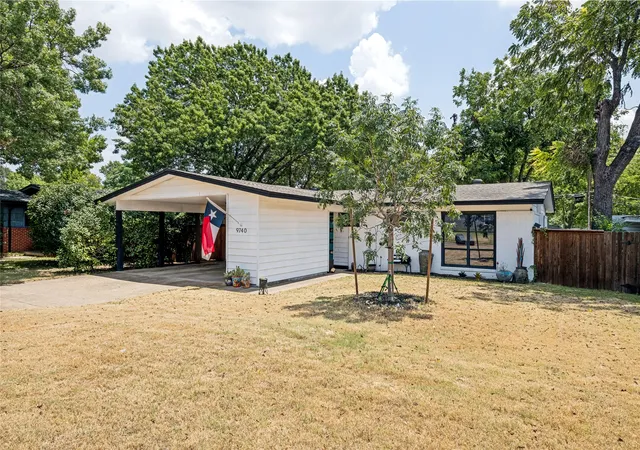 Photo 2 of Single family home for sale at 9740 Ash Creek Dr, Dallas, TX 75228 | MLS# 21344839 | Listing updated on 2026-09-12