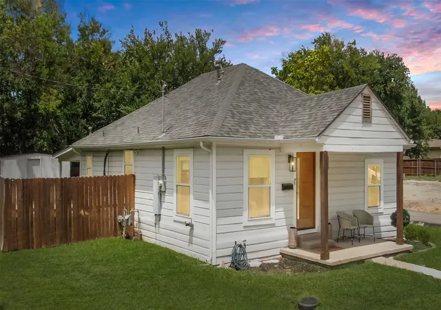 Photo 1 of Single family home for sale at 1200 Lela St, Mc Kinney, TX 75069 | MLS# 21347608 | Listing updated on 2026-09-12