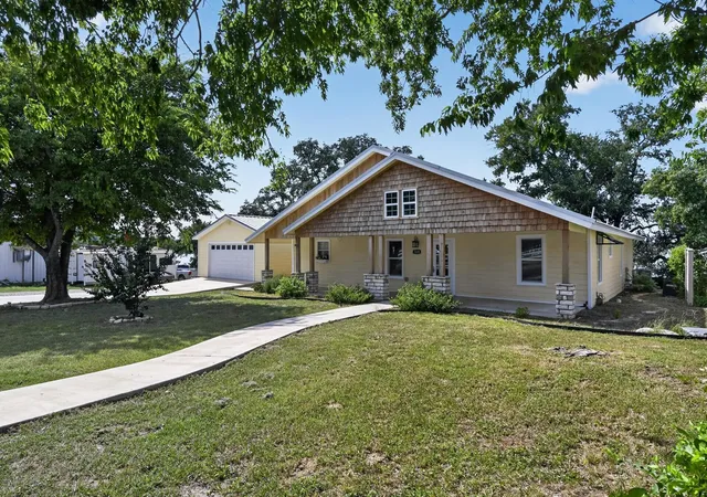 Photo 2 of Single family home for sale at 7228 Emerald Dr, Brownwood, TX 76801 | MLS# 21347670 | Listing updated on 2026-09-19