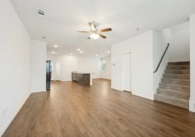Photo 3 of Single family home for sale at 5569 Willamette Dr, Fort Worth, TX 76119 | MLS# 21347709 | Listing updated on 2026-08-02
