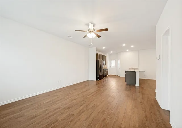 Photo 4 of Single family home for sale at 5569 Willamette Dr, Fort Worth, TX 76119 | MLS# 21347709 | Listing updated on 2026-08-02