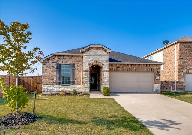 Photo 1 of Single family home for sale at 1926 Trace Dr, Aubrey, TX 76227 | MLS# 21309791 | Listing updated on 2026-09-13
