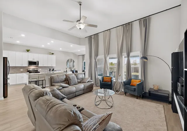 Photo 4 of Single family home for sale at 3817 Turpin Dr, Mc Kinney, TX 75071 | MLS# 21347746 | Listing updated on 2026-09-10