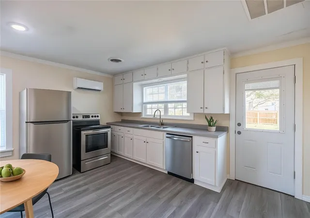 Photo 2 of Single family home for sale at 600 Se 3rd St, Knox City, TX 79529 | MLS# 21345055 | Listing updated on 2026-08-02