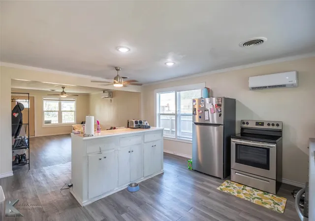 Photo 4 of Single family home for sale at 600 Se 3Rd St, Knox City, TX 79529 | MLS# 21345055 | Listing updated on 2026-08-02