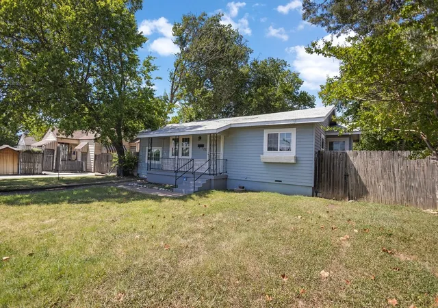 Photo 3 of Single family home for sale at 5409 Old Handley Rd, Fort Worth, TX 76112 | MLS# 21340122 | Listing updated on 2026-09-23