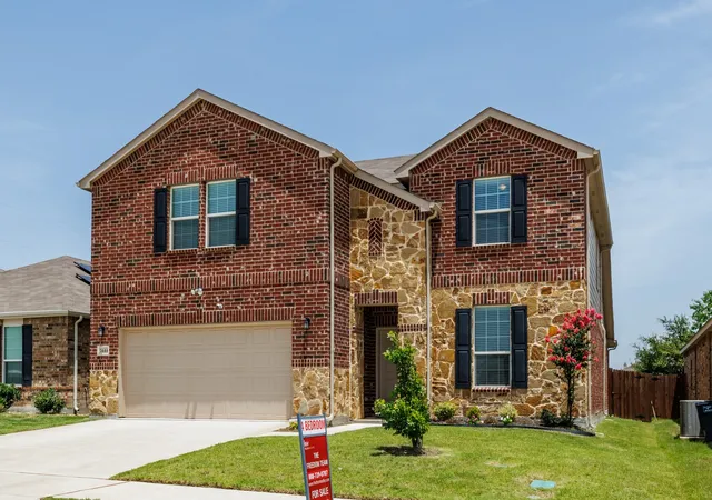 Photo 2 of Single family home for sale at 7444 Bronsind Trl, Fort Worth, TX 76131 | MLS# 21347859 | Listing updated on 2026-08-01