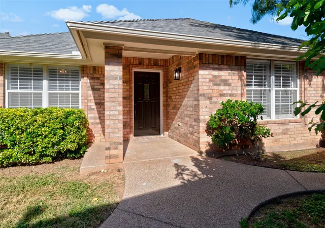 Photo 2 of Sale Pending at 6134 Laurel Ct, Abilene, TX 79606 | MLS# 21347805 | Listing updated on 2026-09-13