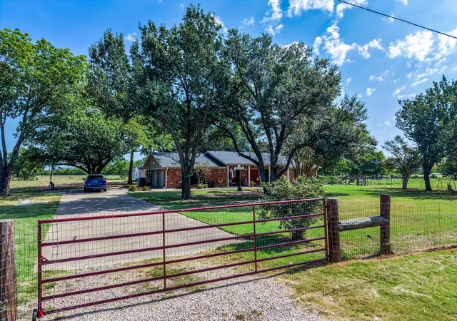 Photo 1 of Single family home for sale at 2767 County Road 1112, Brashear, TX 75420 | MLS# 21347897 | Listing updated on 2026-10-02