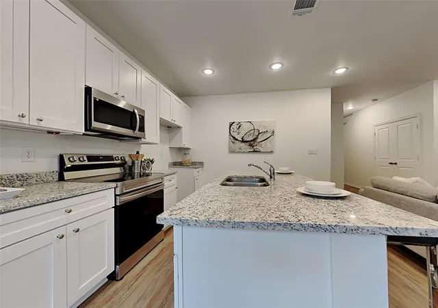 Photo 3 of House for sale at 201 Briarwood Ln, Fort Worth, TX 76140 | MLS# 21347950 | Listing updated on 2026-08-02