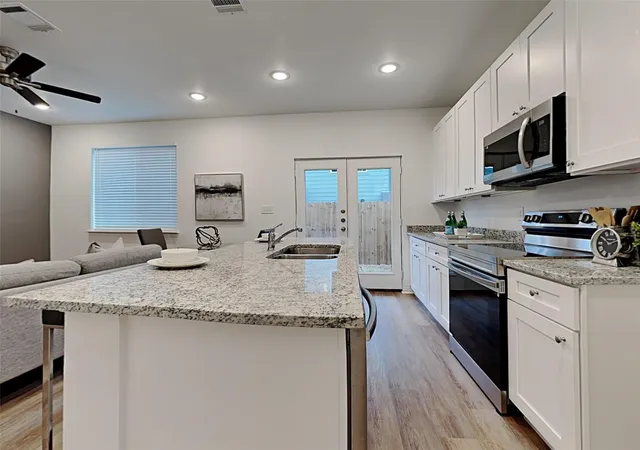 Photo 4 of House for sale at 201 Briarwood Ln, Fort Worth, TX 76140 | MLS# 21347950 | Listing updated on 2026-08-02