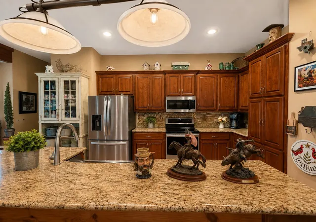 Photo 4 of House for sale at 2200 Creechville Rd, Ennis, TX 75119 | MLS# 21347974 | Listing updated on 2026-09-09