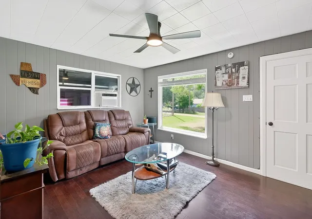 Photo 3 of Single family home for sale at 369 Pinewood Rd, Hallsville, TX 75650 | MLS# 21347981 | Listing updated on 2026-08-02