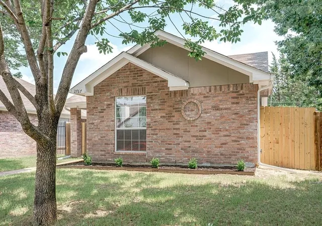 Photo 3 of Single family home for sale at 2767 Oak Bend Ln, Dallas, TX 75227 | MLS# 21348002 | Listing updated on 2026-08-02