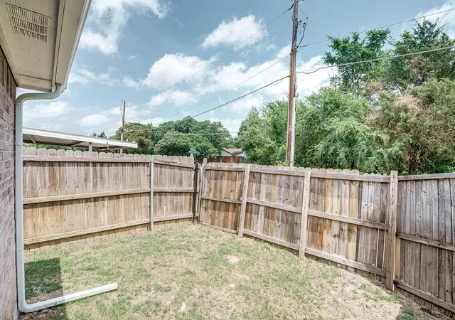 Photo 4 of Single family home for sale at 2767 Oak Bend Ln, Dallas, TX 75227 | MLS# 21348002 | Listing updated on 2026-08-02